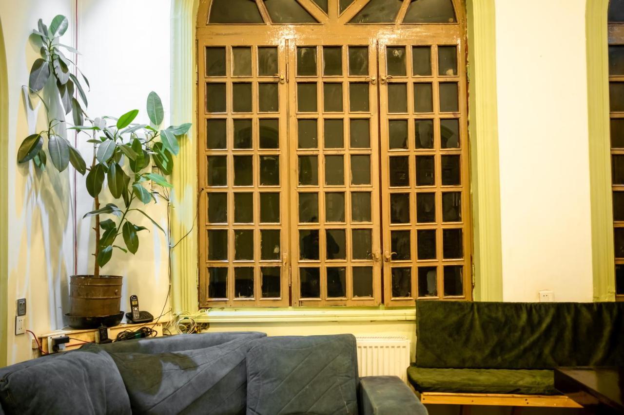 Flora Music & Art Hostel Баку Экстерьер фото