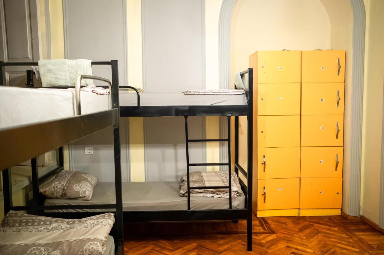 Flora Music & Art Hostel Баку Экстерьер фото