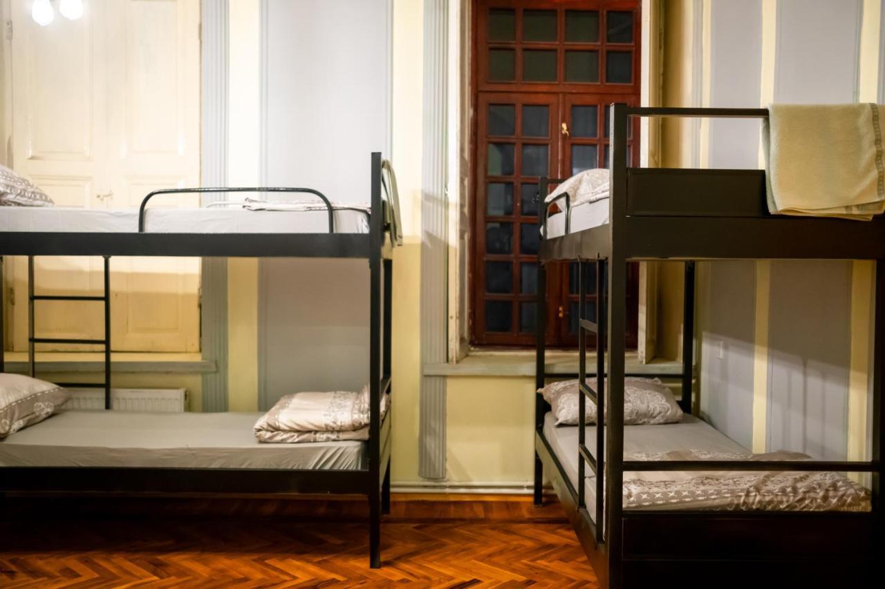 Flora Music & Art Hostel Баку Экстерьер фото