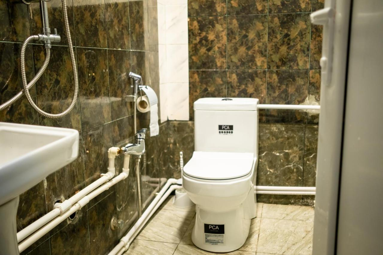 Flora Music & Art Hostel Баку Экстерьер фото