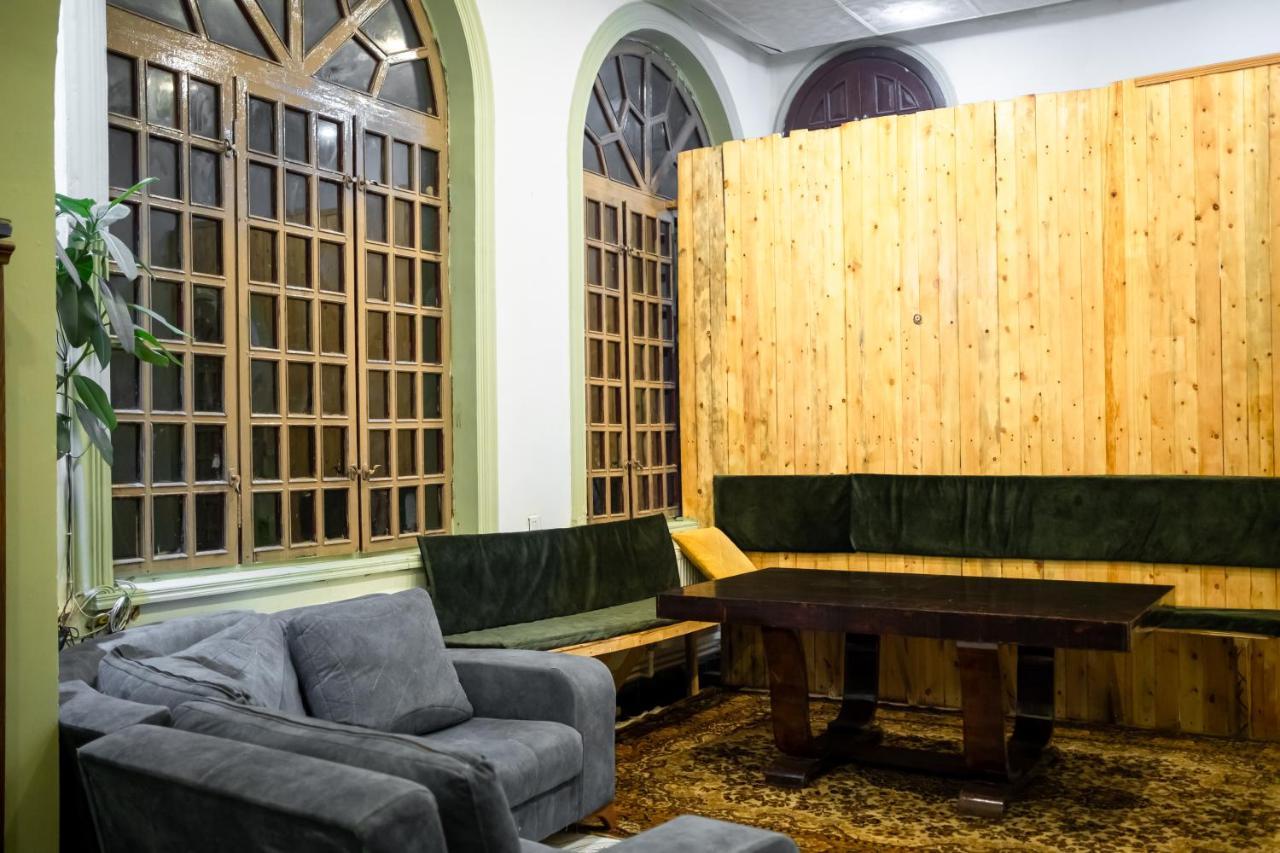 Flora Music & Art Hostel Баку Экстерьер фото