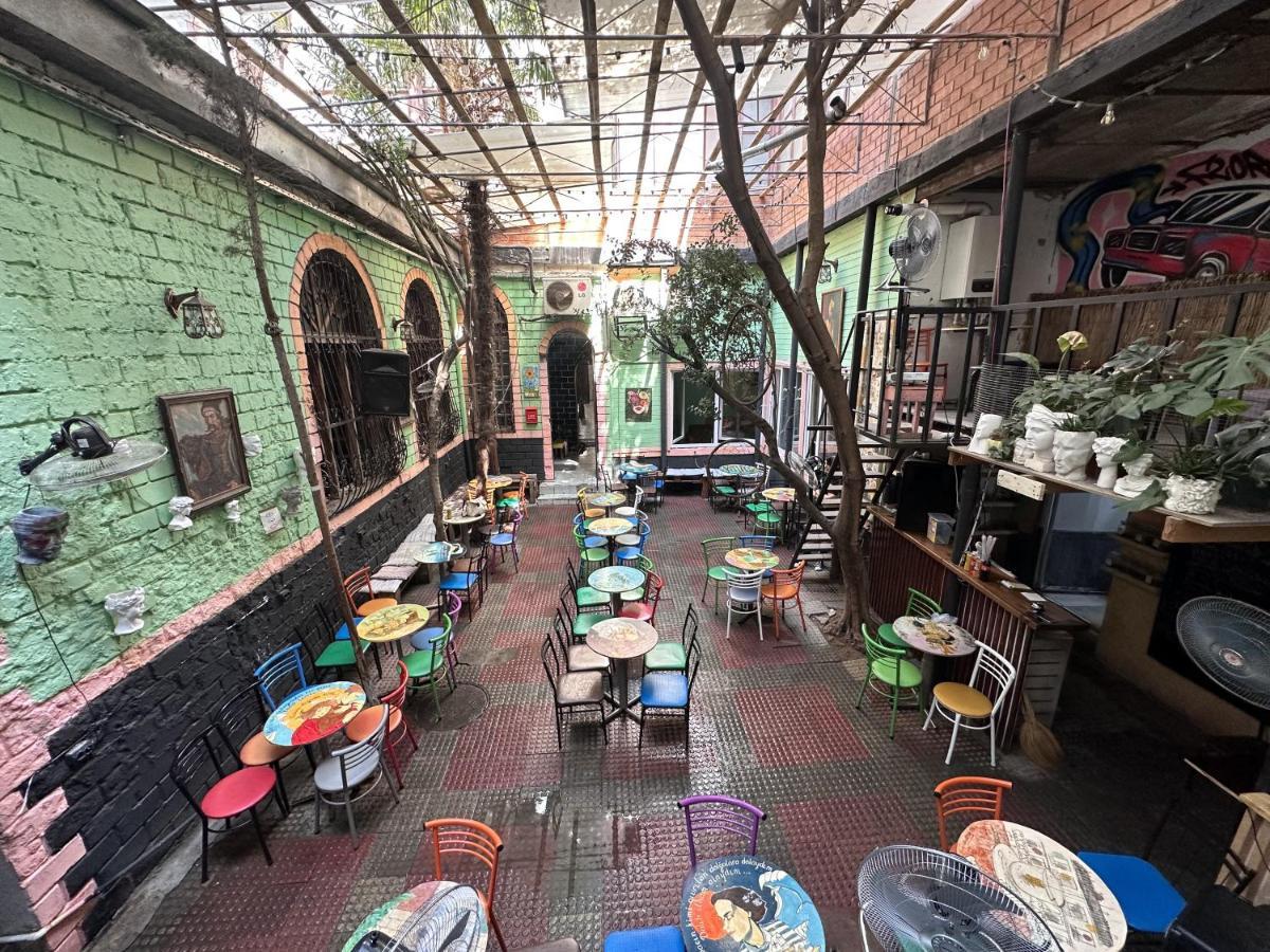 Flora Music & Art Hostel Баку Экстерьер фото