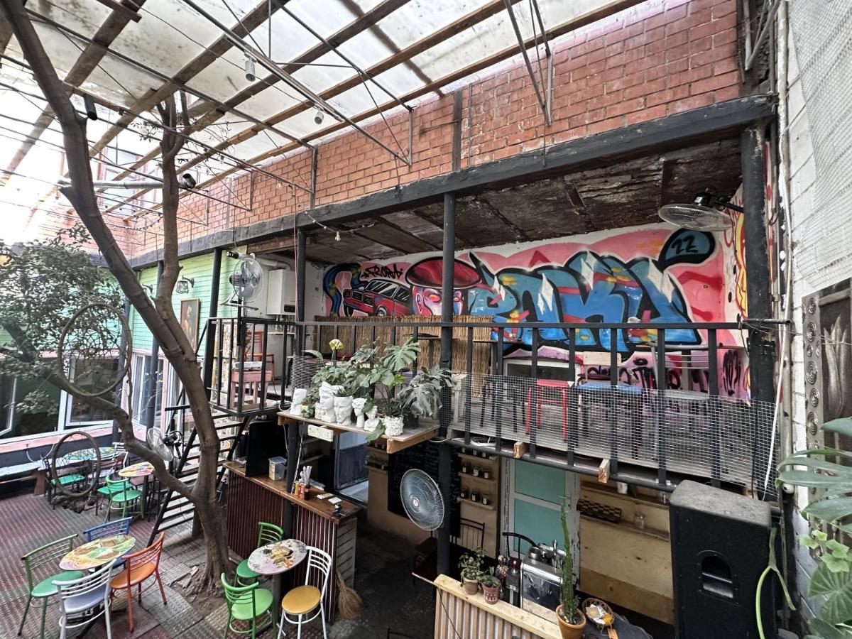 Flora Music & Art Hostel Баку Экстерьер фото