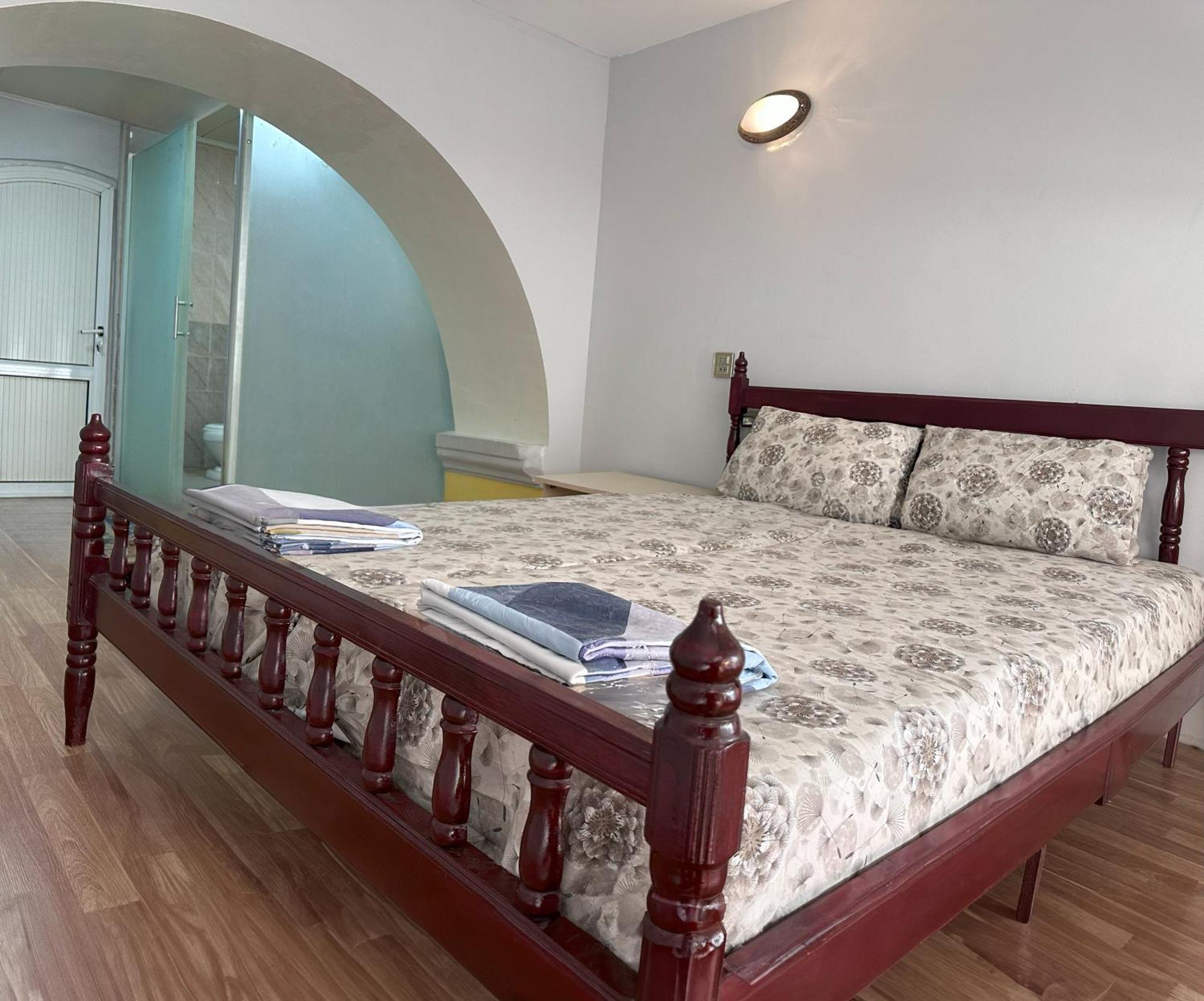 Flora Music & Art Hostel Баку Экстерьер фото