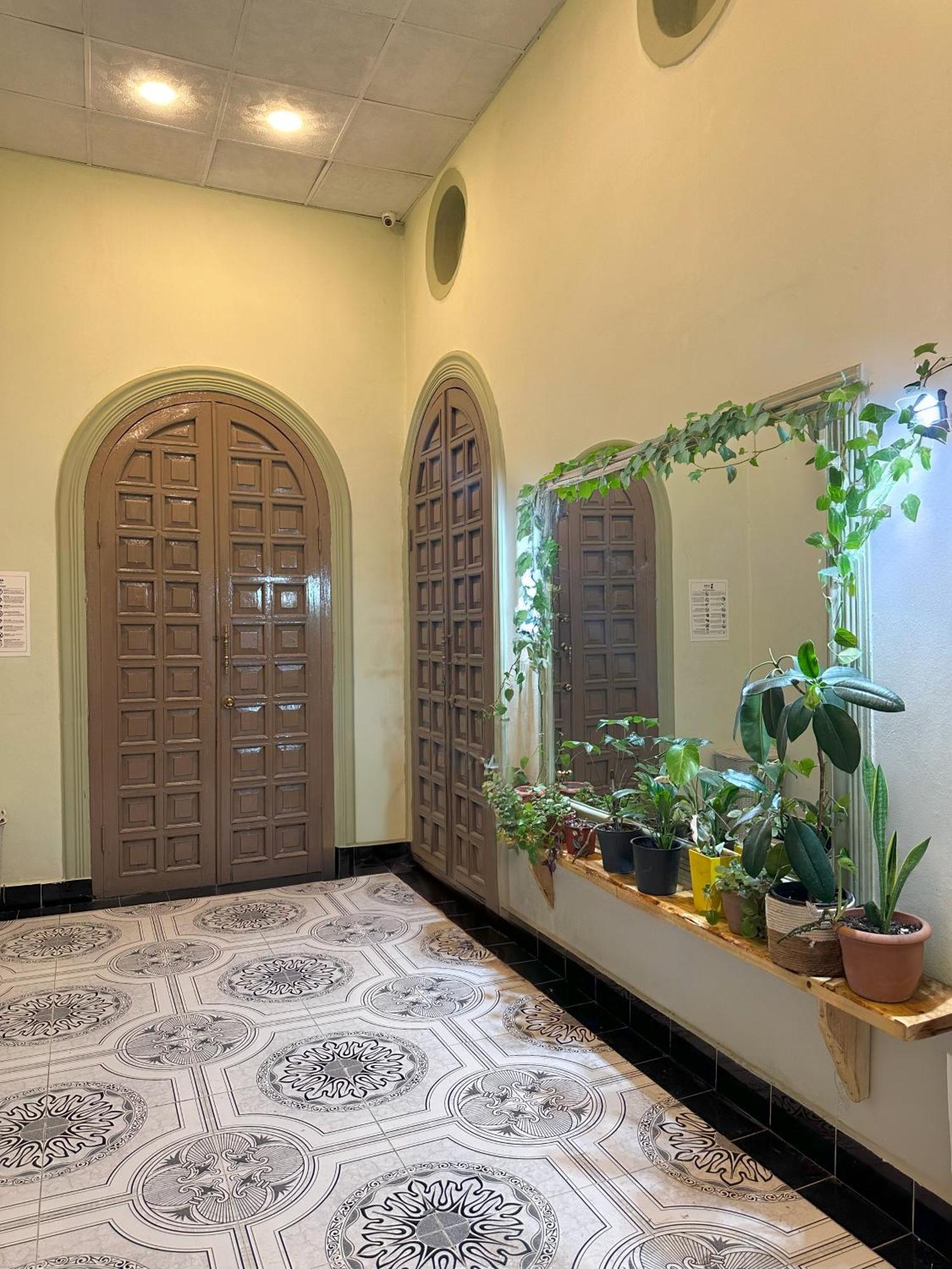 Flora Music & Art Hostel Баку Экстерьер фото